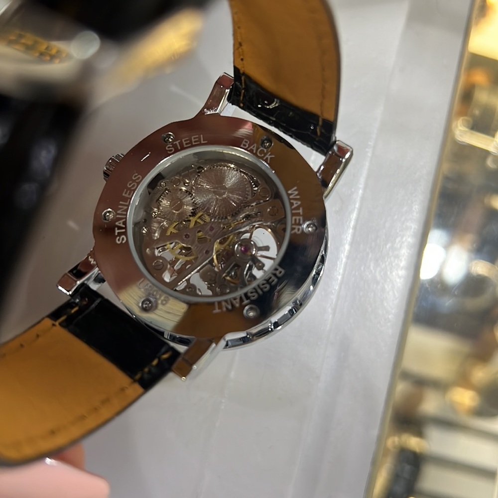 Classy Watch - image 5